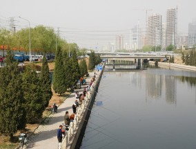 亚洲理论视频:景德镇龙虾垂钓基地，垂钓爱好者的乐园 景德镇龙虾批发市场